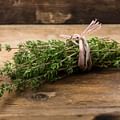 fresh thyme sprigs