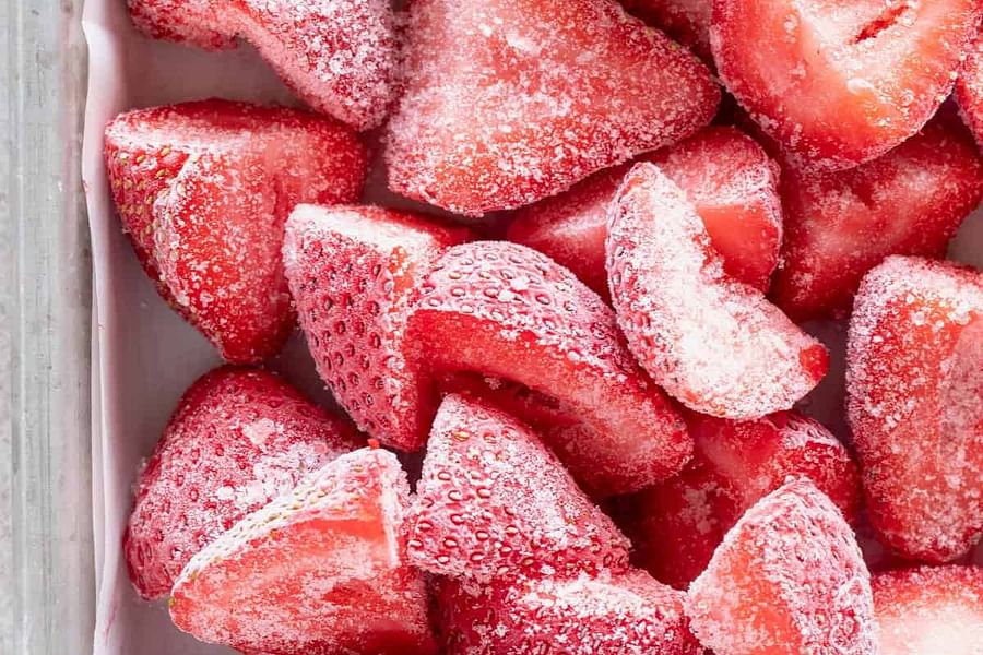 inspect strawberries for mold