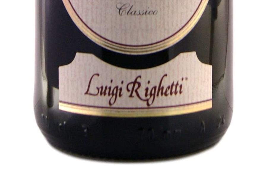 Recioto della Valpolicella wine bottle